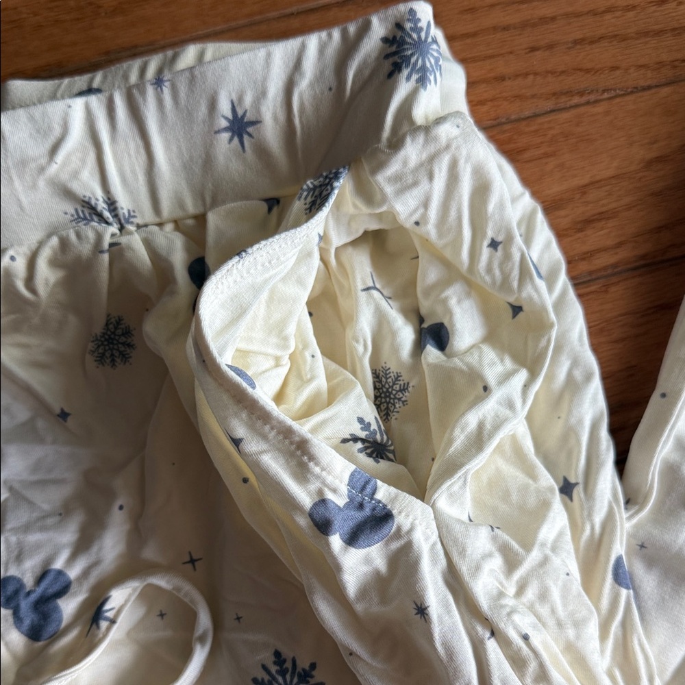 Snowflake Mickey Blue and Cream Pajama Set - Picture 4 of 6